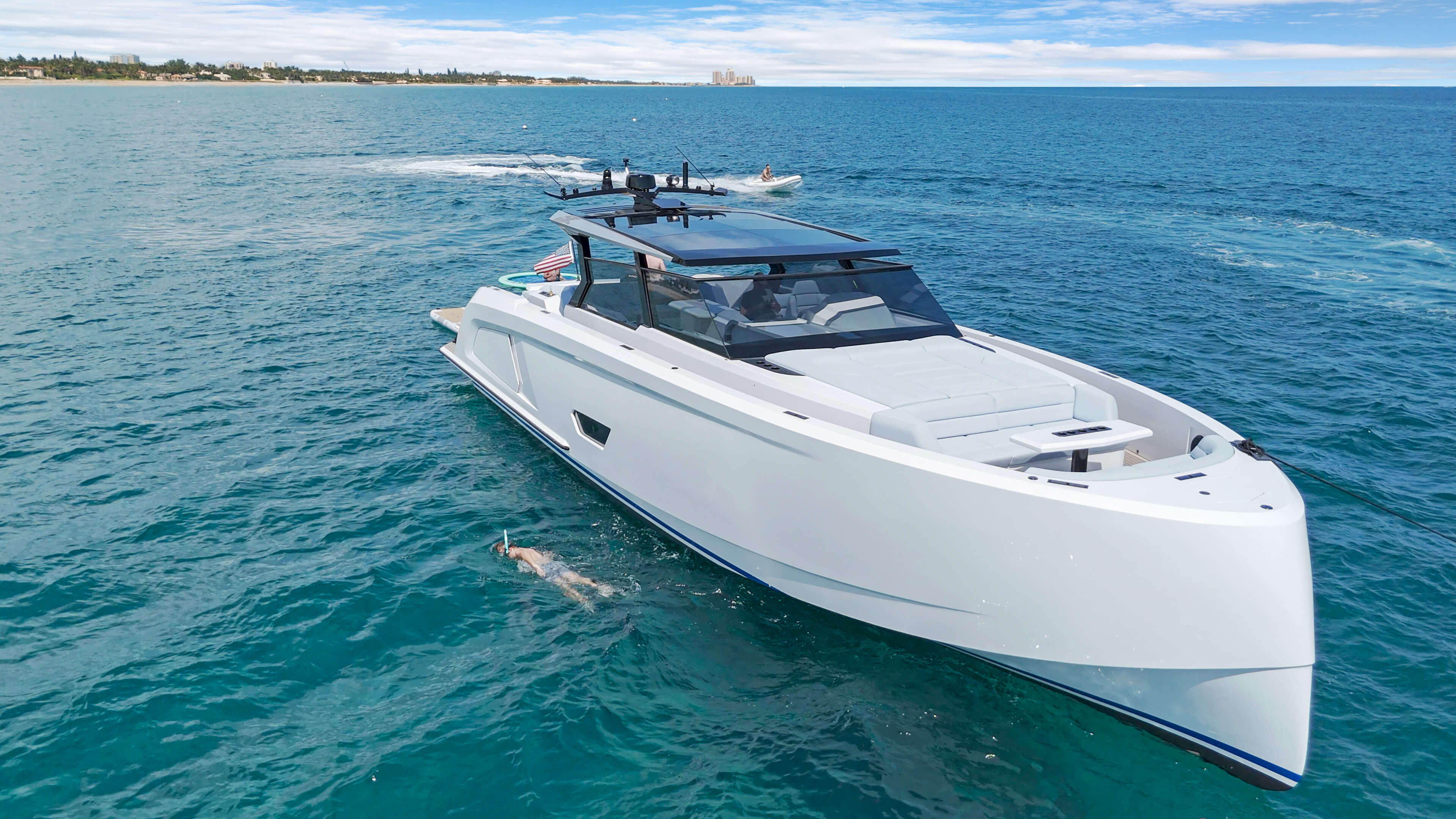 Yacht Photo 4